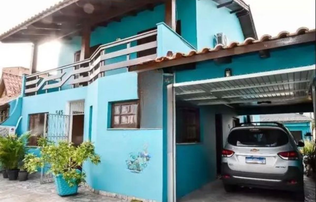 Casa com 3 quartos na Rua José Grimberg, Zona Norte de Porto Alegre