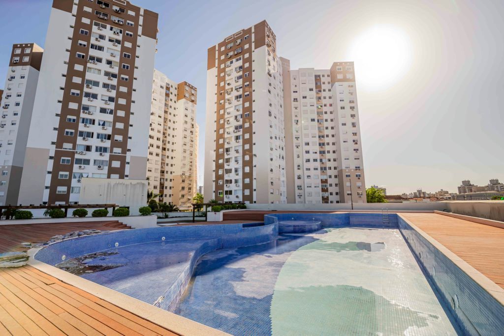Apartamento com 3 quartos, 2 vagas, piscina elevador no bairro Vila ipiranga