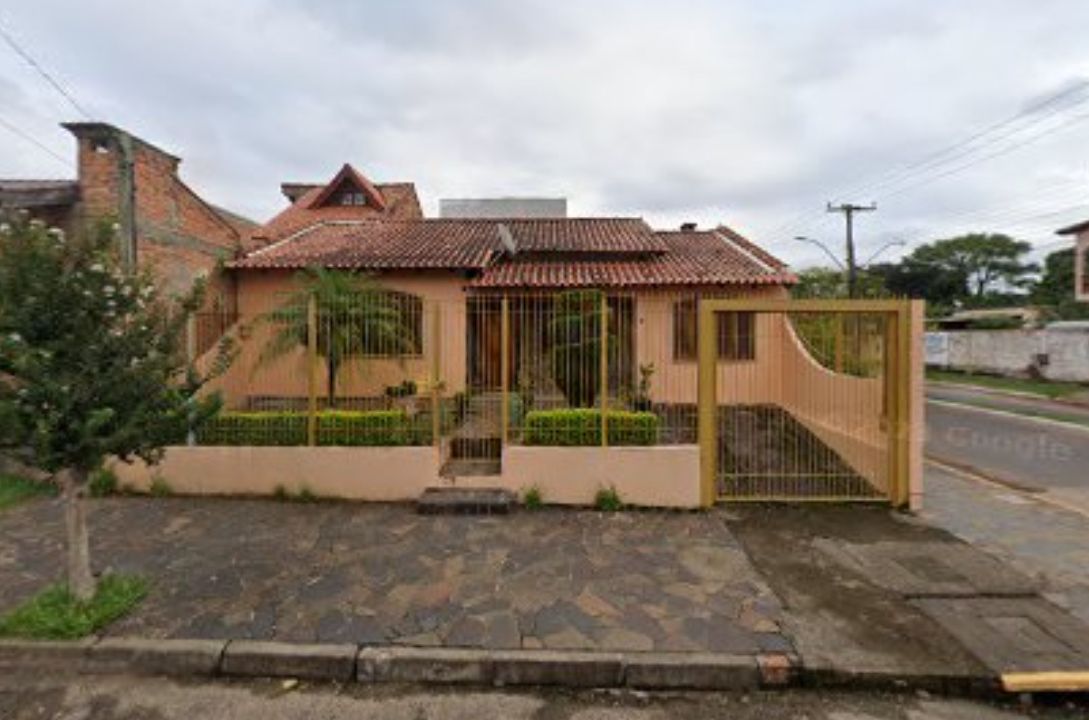 Casa à venda com 3 quartos, 121m² - Foto 1