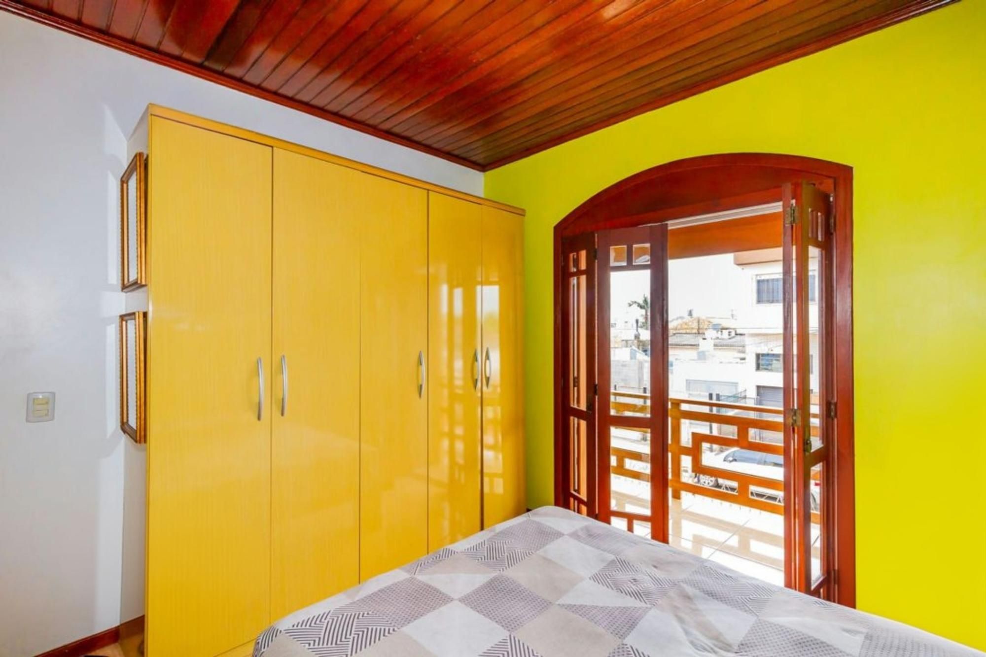 Casa à venda com 5 quartos, 210m² - Foto 11