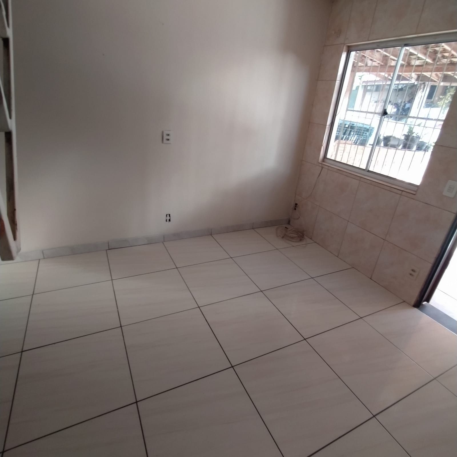 Casa de condomínio 2 quartos, garagem, terraço, sal. de festas, portaria 24h, bairo Cecília em Viamão — foto 3