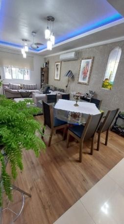 Casa à venda com 120m², 3 quartos, 1 suíte, 2 vagas no bairro Partenon em Porto Alegre