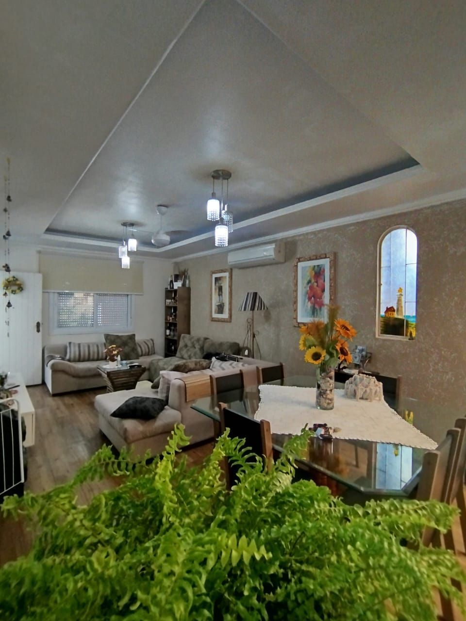 Ótima casa c/3 quartos, suite, 2 vagas e 120m², próximo á Igreja São Jorge