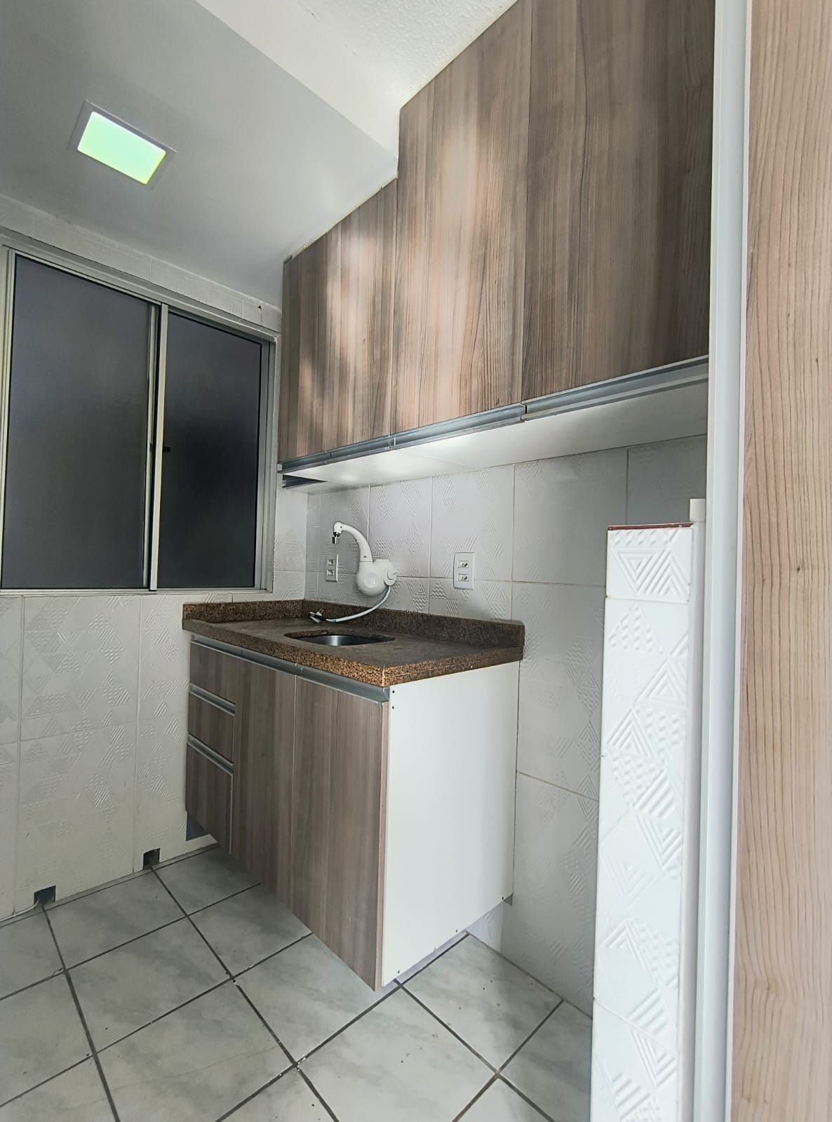 Lindo Apartamento Pronto para Morar: 2 Quartos e com Churrasqueira