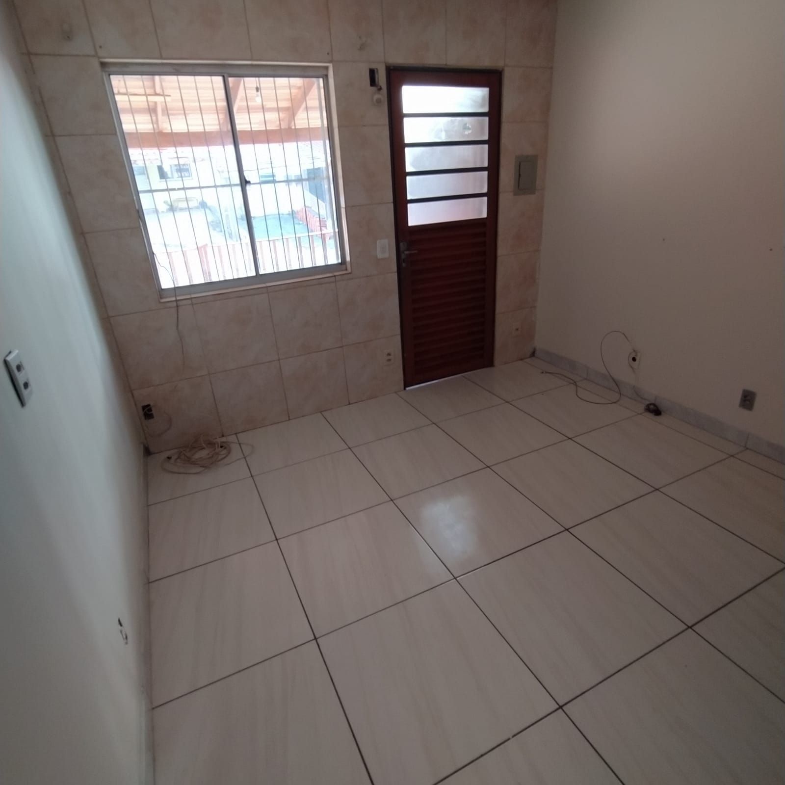 Casa de condomínio 2 quartos, garagem, terraço, sal. de festas, portaria 24h, bairo Cecília em Viamão — foto 2