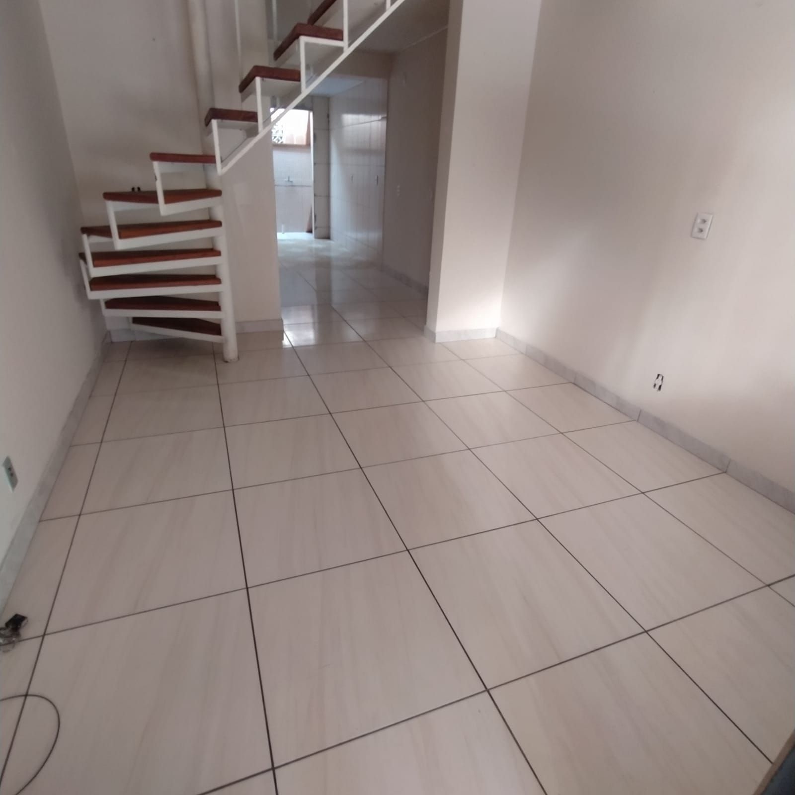 Casa de condomínio 2 quartos, garagem, terraço, sal. de festas, portaria 24h, bairo Cecília em Viamão — foto 4