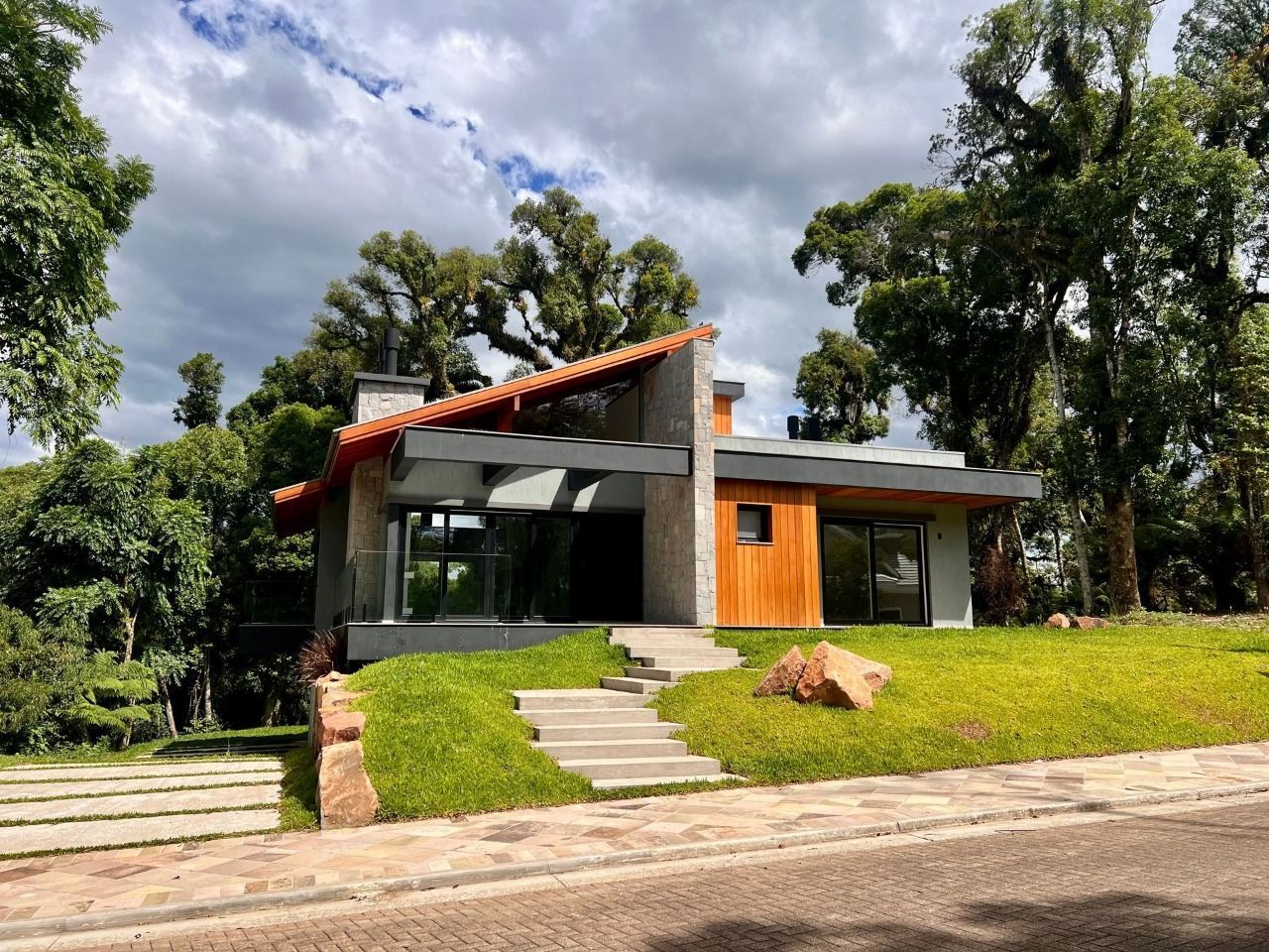 Casa, 3 quartos, 318 m² - Foto 1
