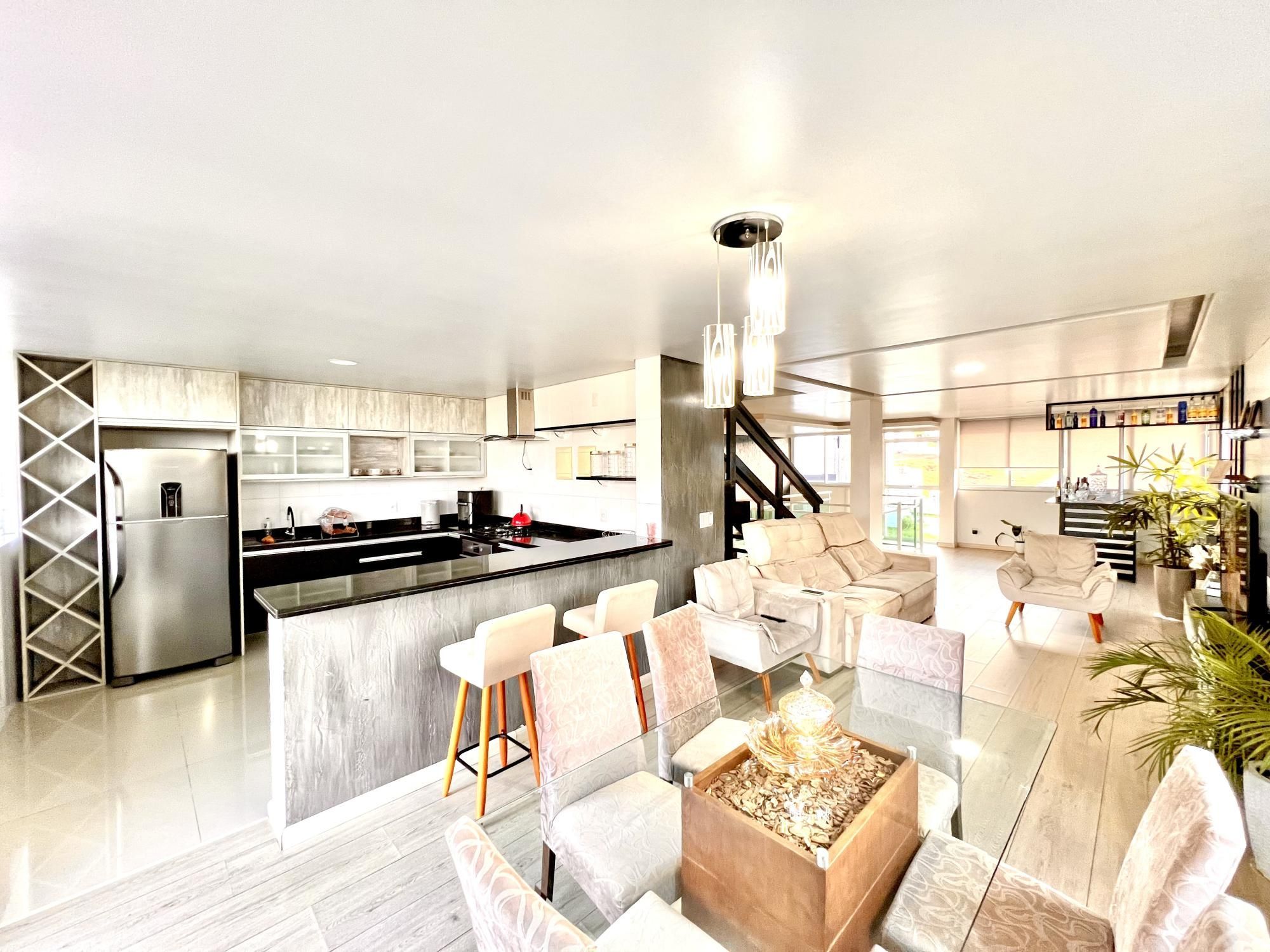 Casa de Condomínio à venda com 3 quartos, 300m² - Foto 1