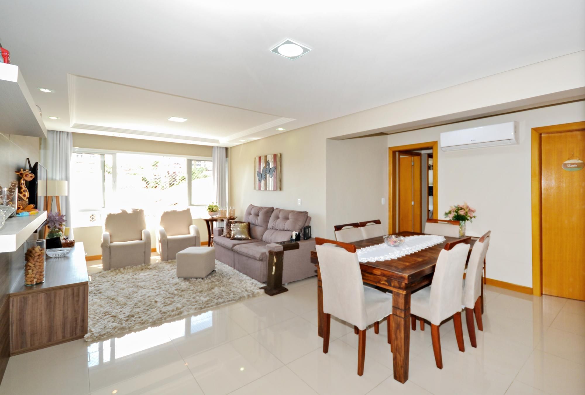 Apartamento 3 Dormitórios com Suíte e 2 Vagas na Tristeza, próximo ao barra shopping