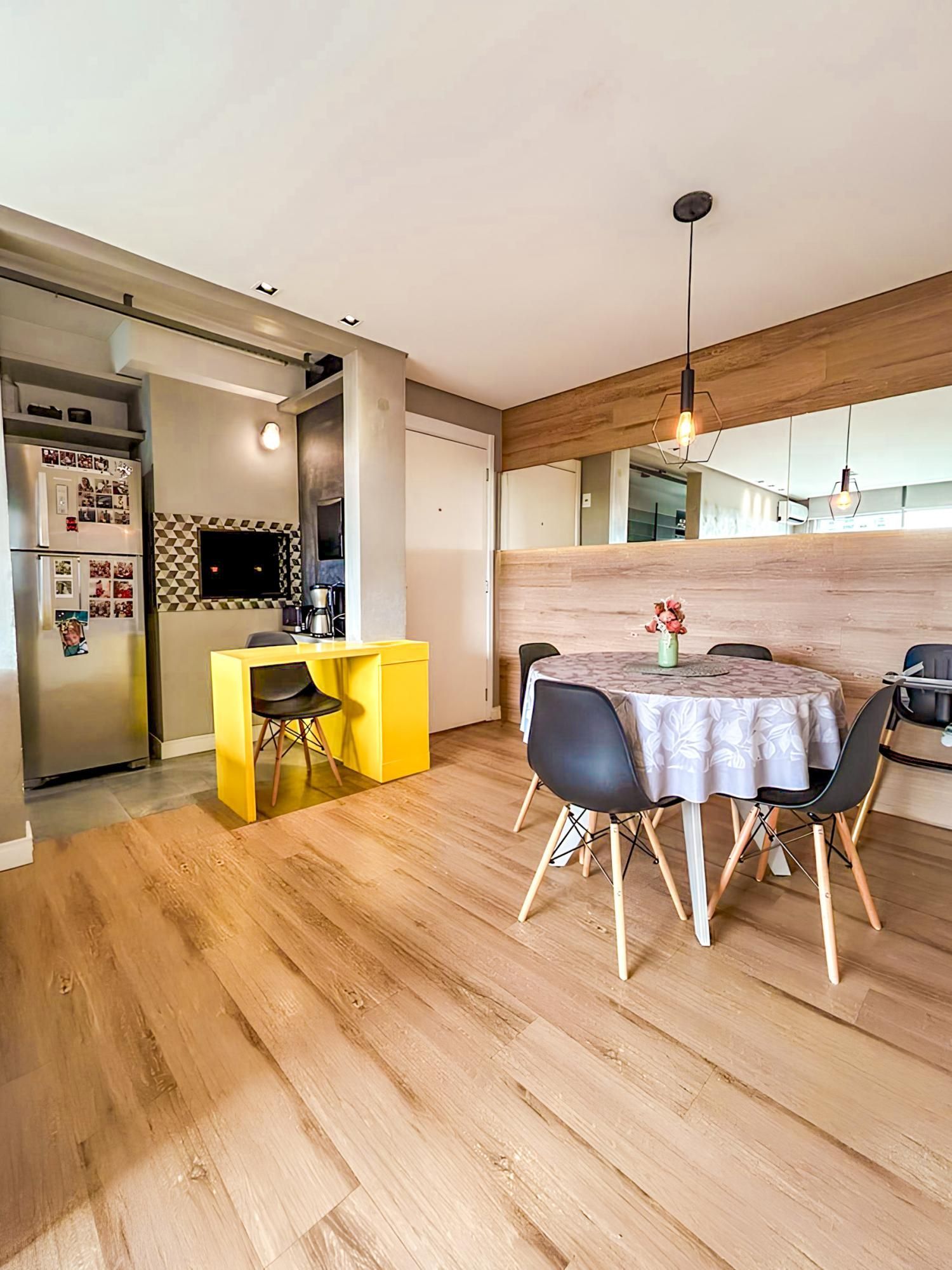 Apartamento à venda com 71m², 3 quartos, 1 suíte, 1 vaga no bairro Sarandi em Porto Alegre