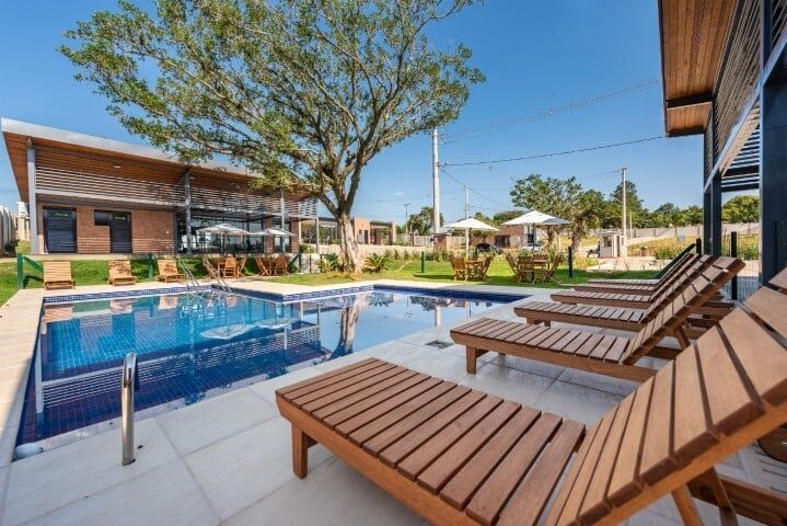 Sobrado 138m², 3 Quartos, Suíte e 3 Vagas em Condomínio Fechado