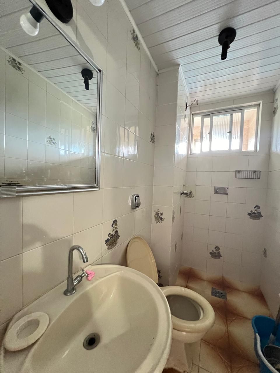 Oportunidade em Porto Alegre: Apartamento com 2 Dormitórios, 1 Vaga no J Sabará — foto 5