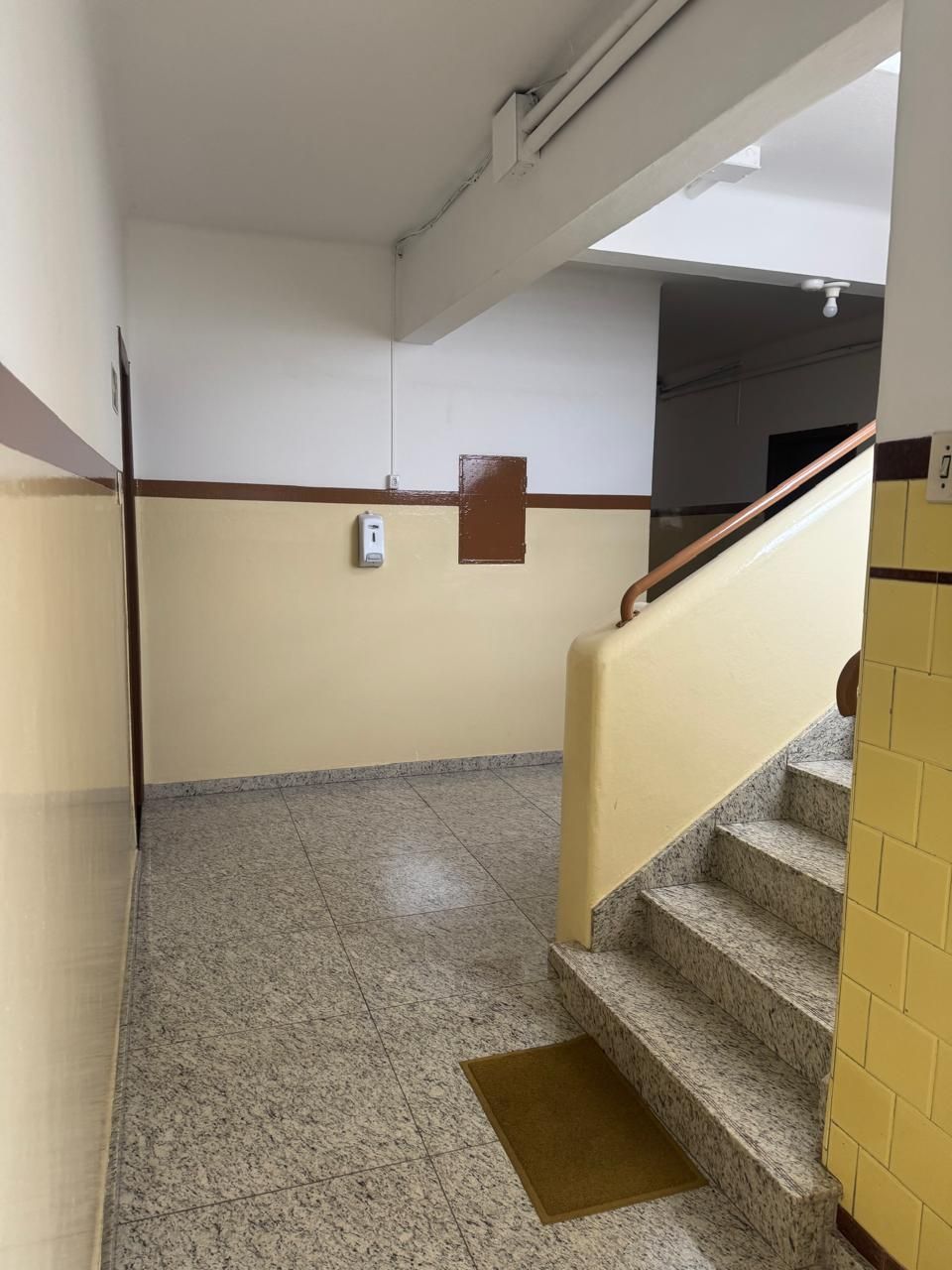 Apartamento à venda com 2 quartos, 68m² - Foto 3