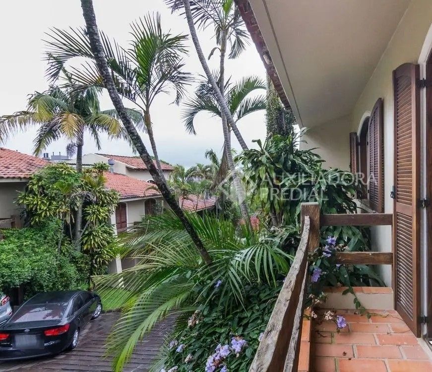 Casa de Condomínio à venda com 3 quartos, 197m² - Foto 1