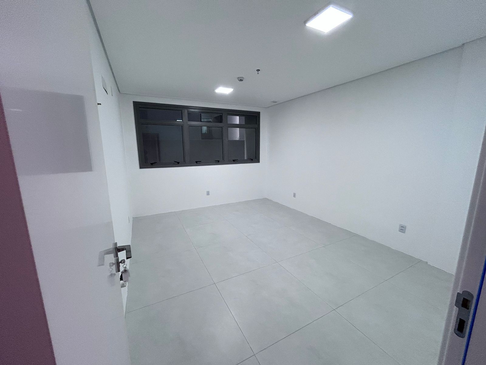 Conjunto Comercial-Sala à venda e aluguel com 1 quarto, 22m² - Foto 11