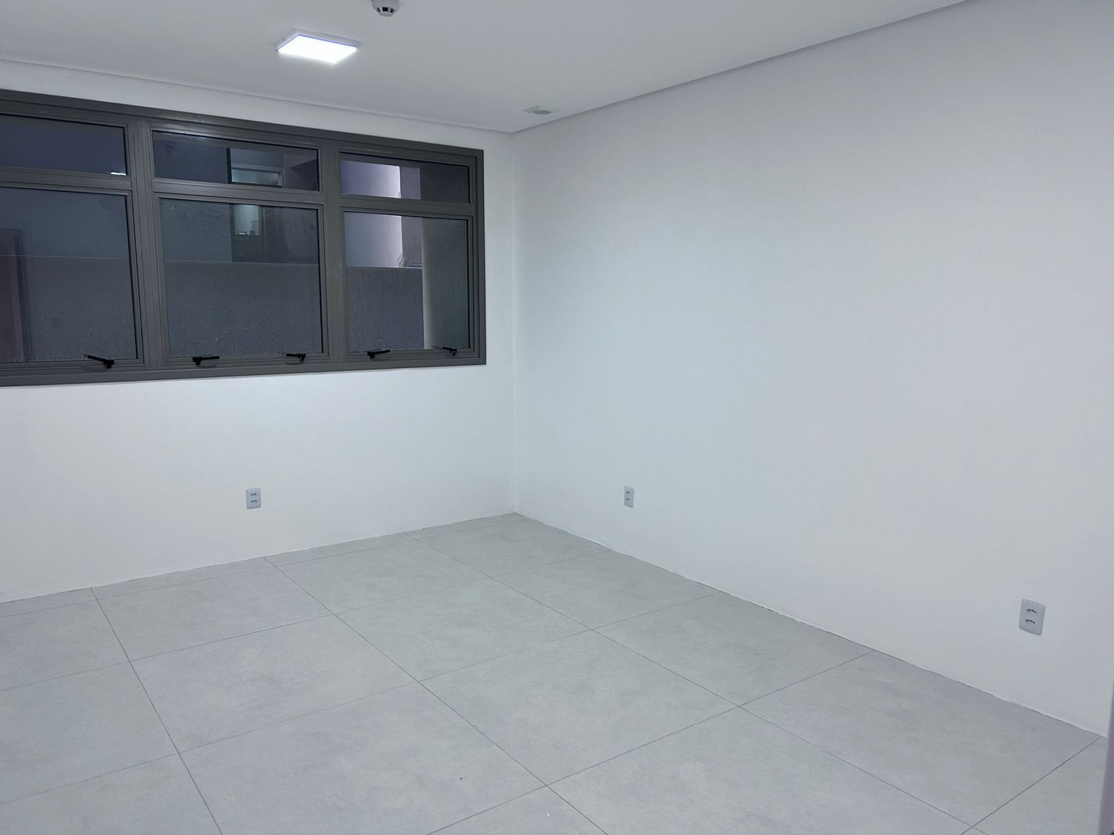 Conjunto Comercial-Sala à venda e aluguel com 1 quarto, 22m² - Foto 9