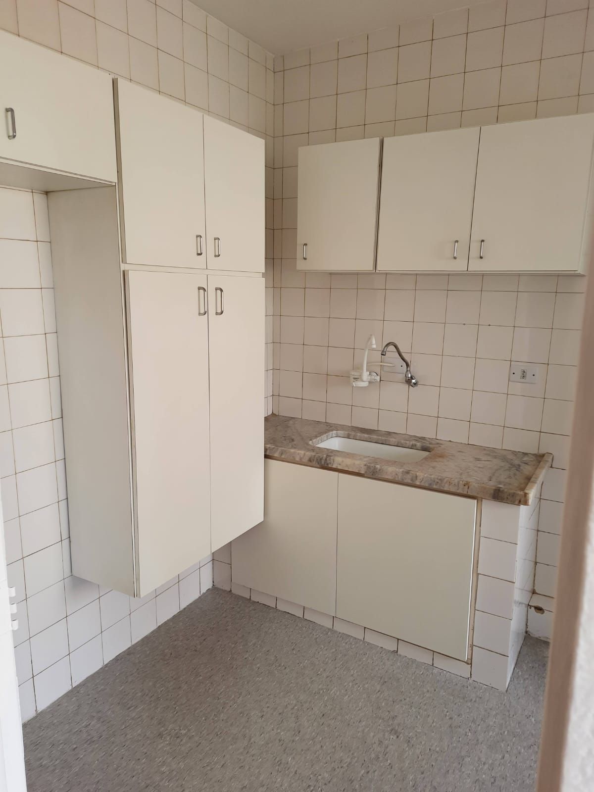 Apartamento para alugar com 2 quartos, 68m² - Foto 4