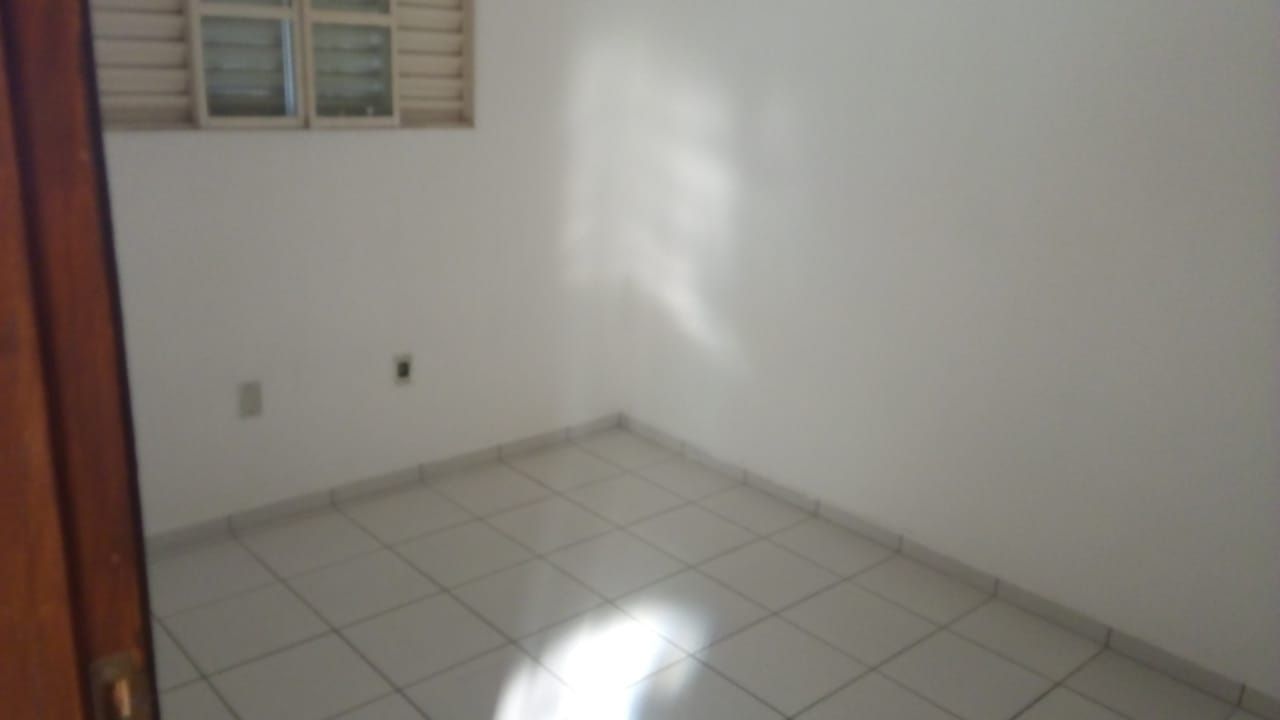 Apartamento com 2 Dormitórios para alugar, 65 m² por R$ 550,00
