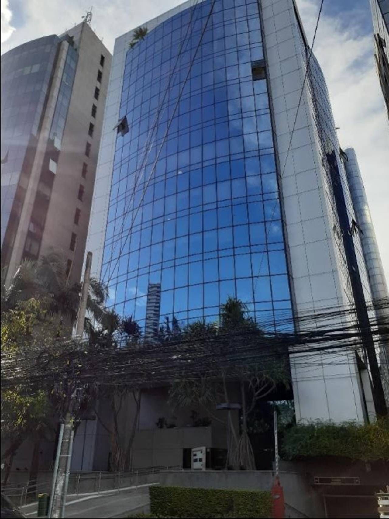 Prédio Inteiro para alugar com 4 quartos, 299m² - Foto 2