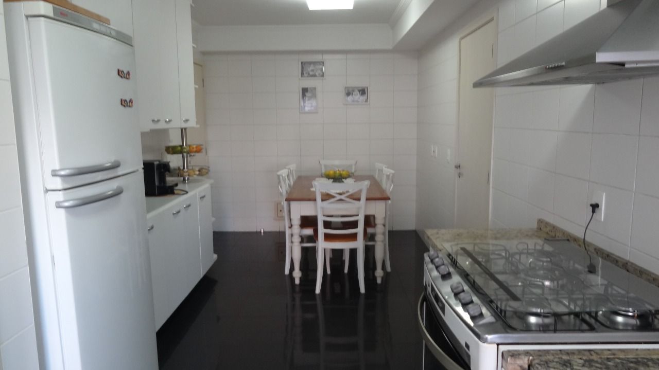 Apartamento à venda com 4 quartos, 210m² - Foto 13