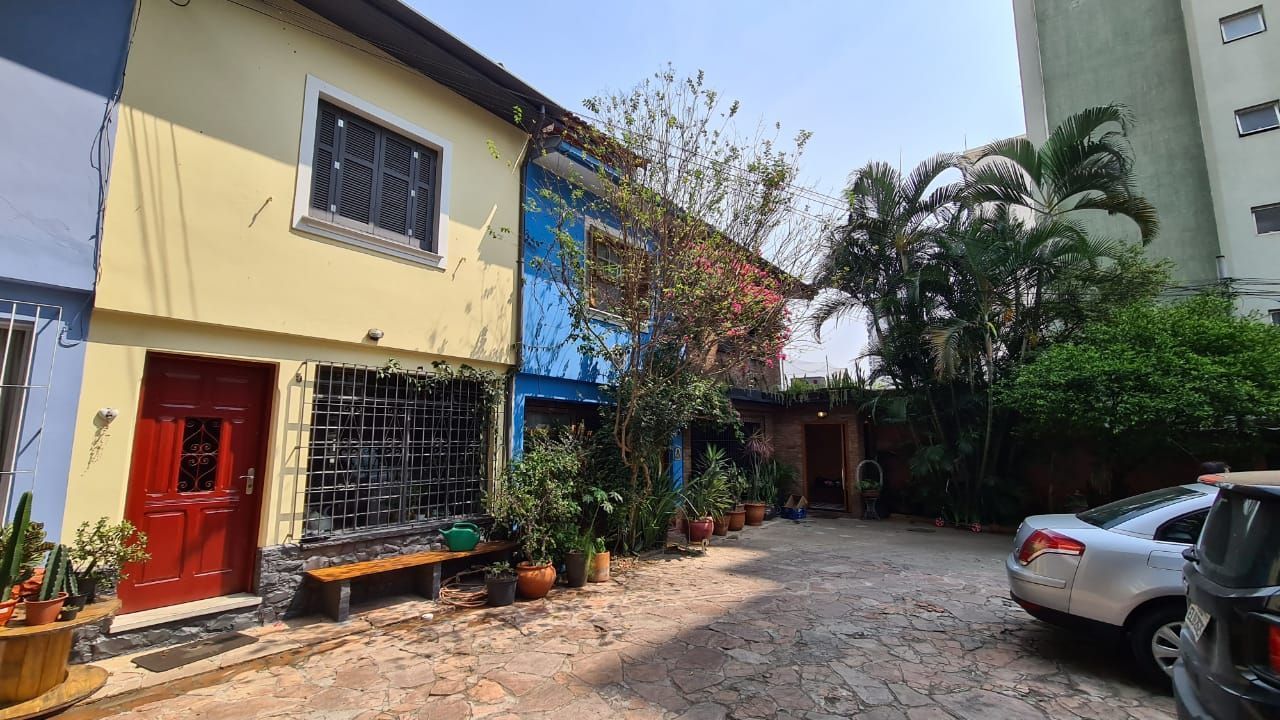 Casa à venda e aluguel com 2 quartos, 200m² - Foto 2