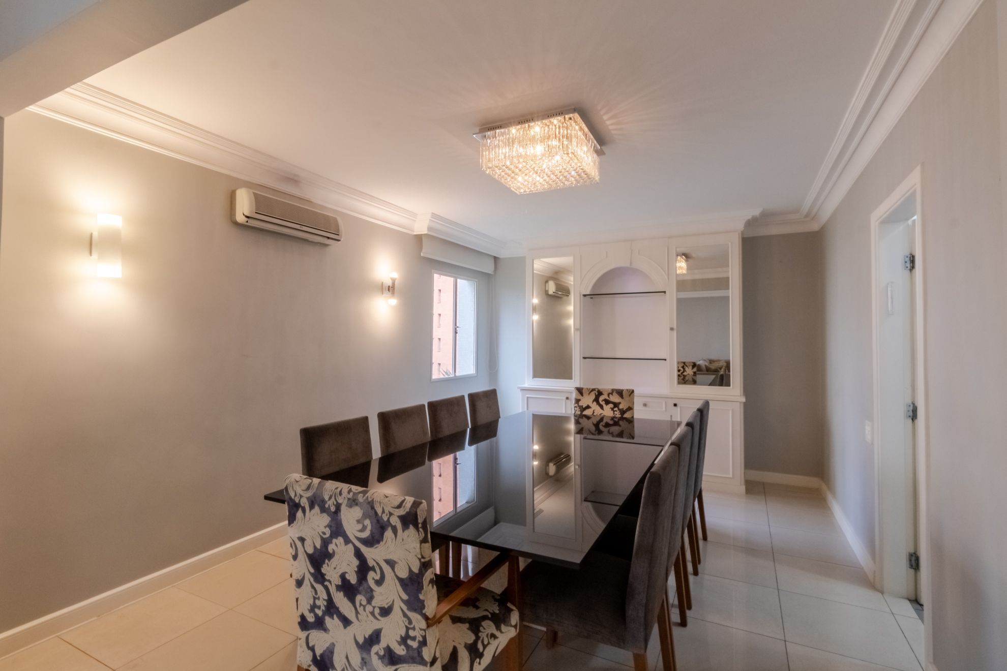 Apartamento à venda com 3 quartos, 206m² - Foto 4