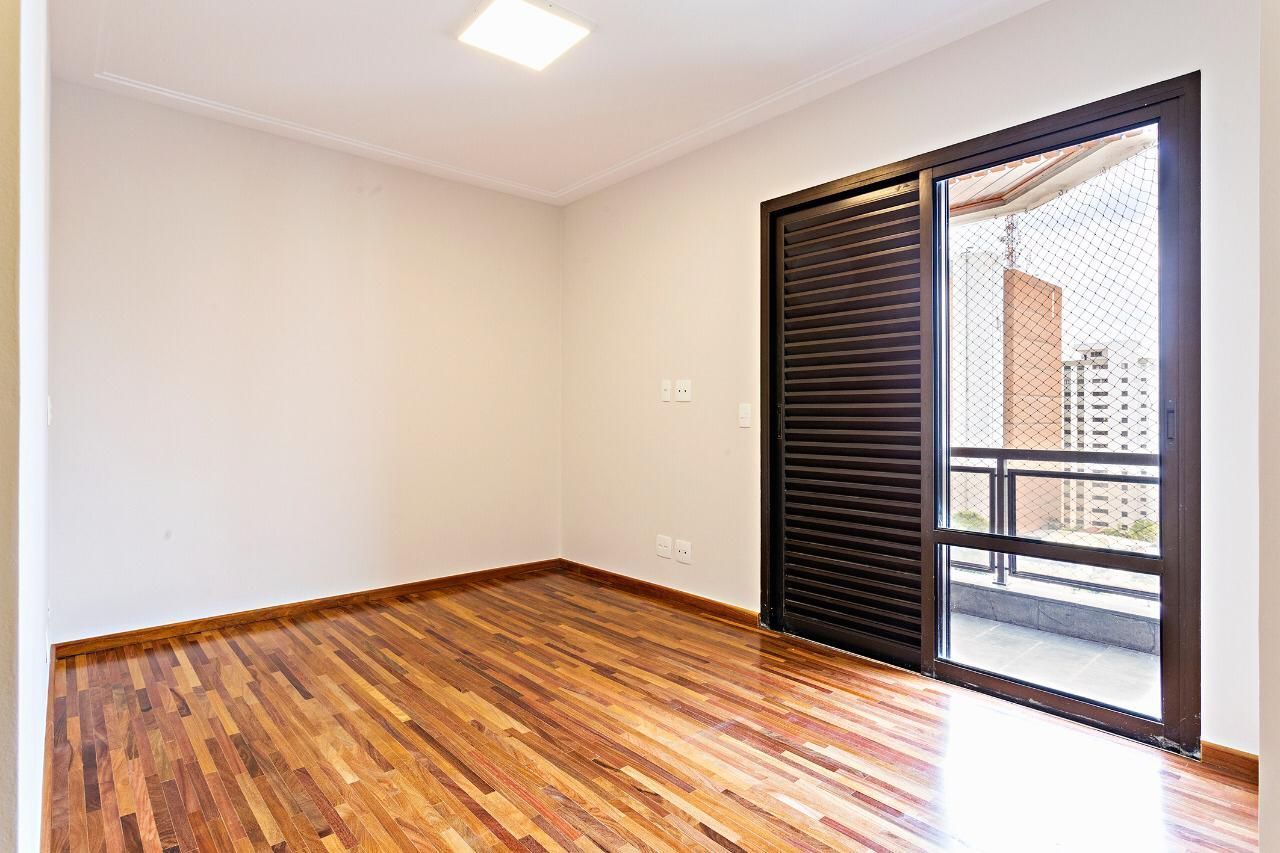 Apartamento à venda com 3 quartos, 210m² - Foto 15