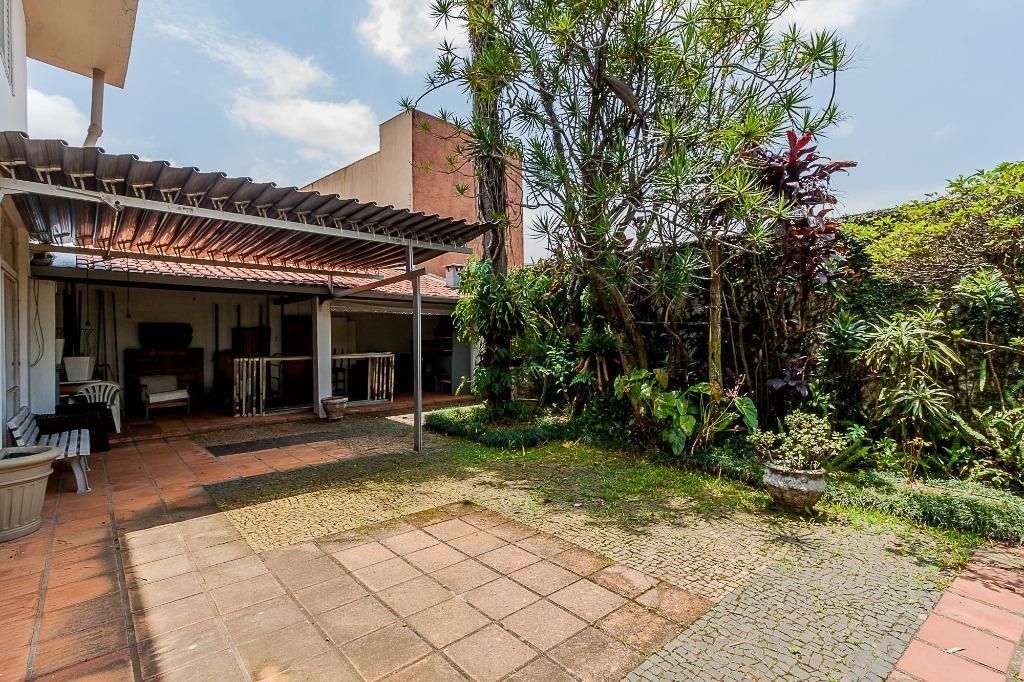 Casa à venda com 4 quartos, 241m² - Foto 26