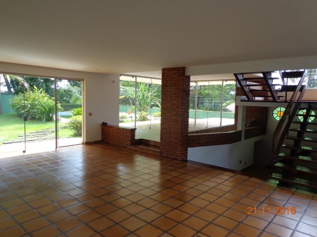 Casa à venda com 4 quartos, 800m² - Foto 2