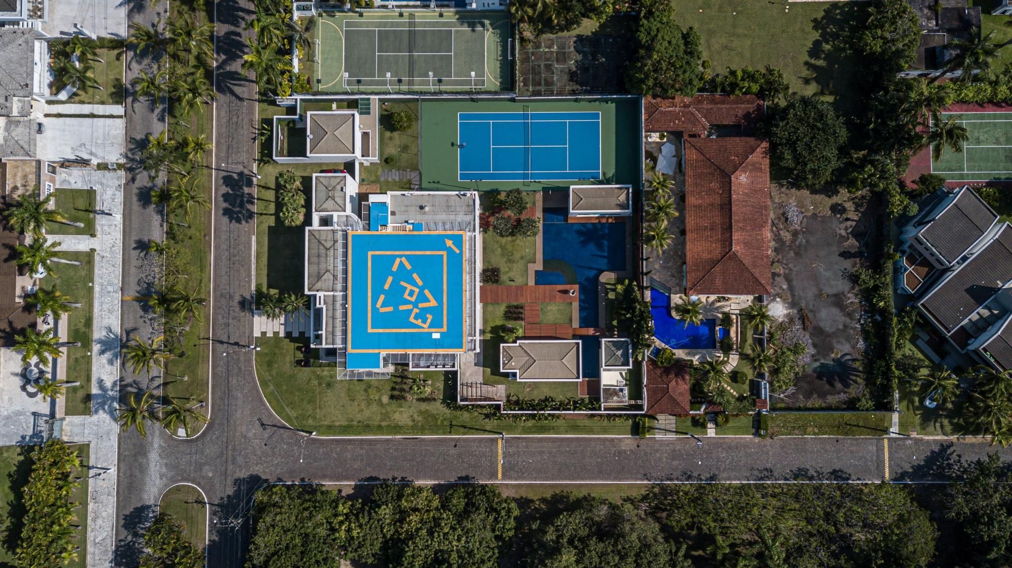 Casa à venda com 7 quartos, 1234m² - Foto 1
