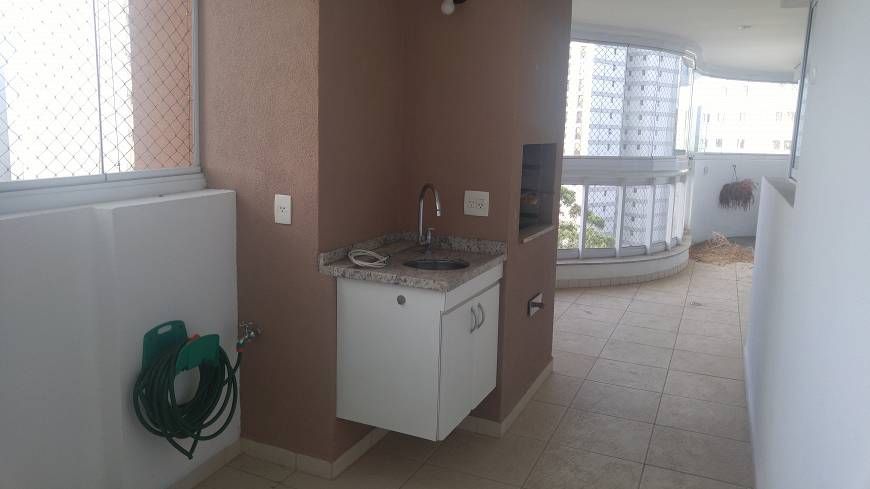 Apartamento para alugar com 3 quartos, 135m² - Foto 21