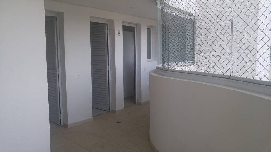 Apartamento para alugar com 3 quartos, 135m² - Foto 5