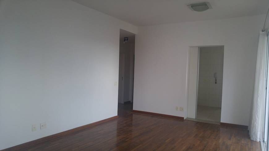 Apartamento para alugar com 3 quartos, 135m² - Foto 2