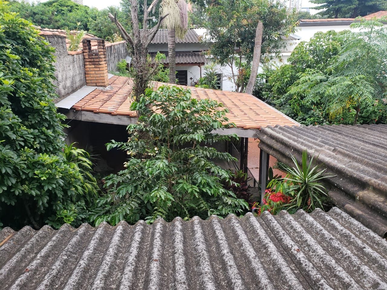 Sobrado à venda e aluguel com 3 quartos, 300m² - Foto 32