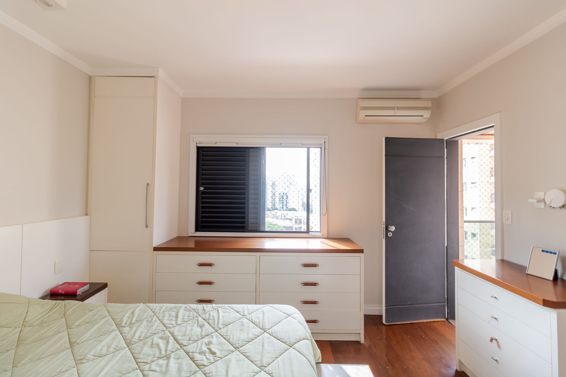 Apartamento à venda com 3 quartos, 140m² - Foto 14