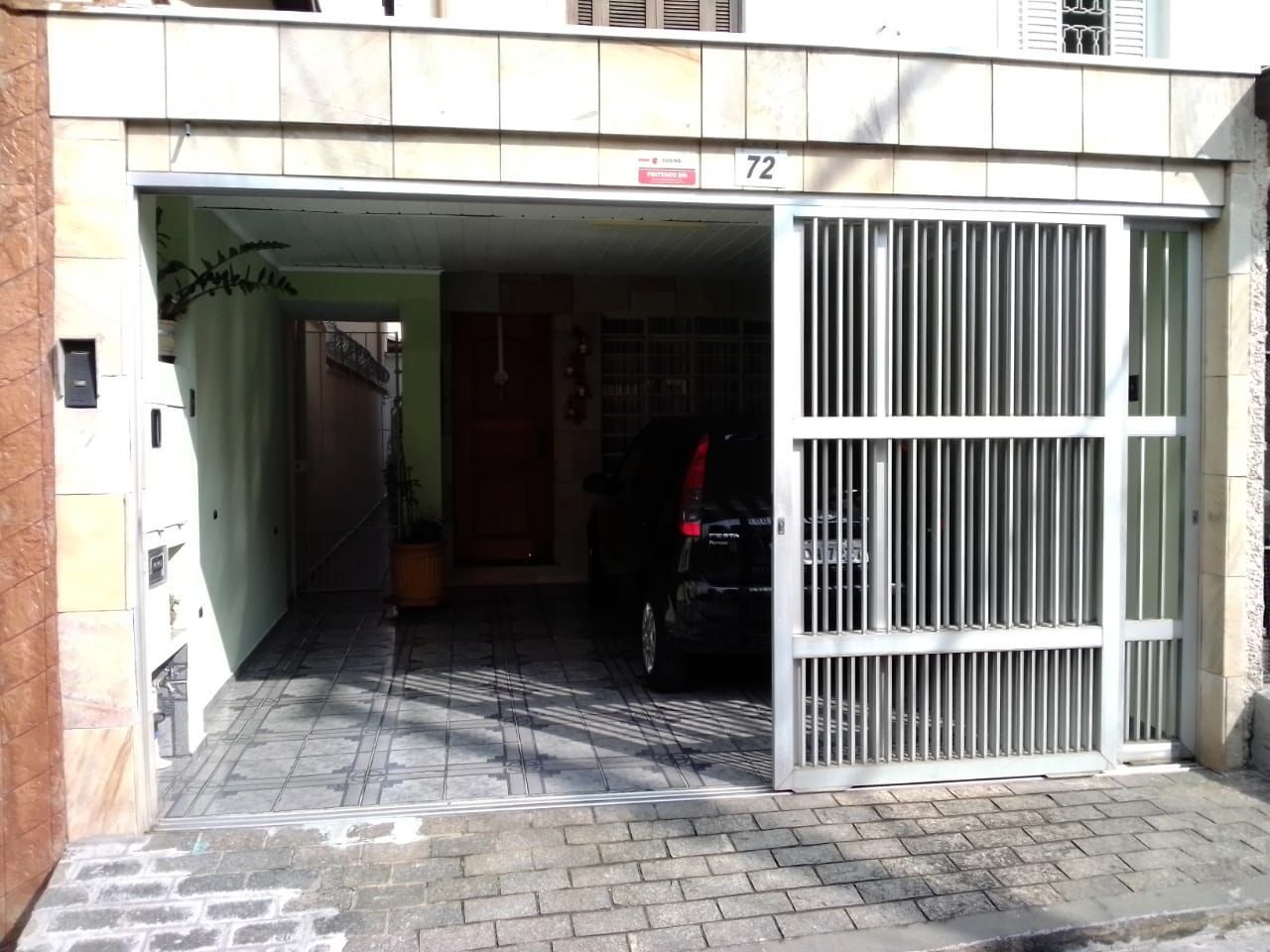 Sobrado à venda com 3 quartos, 200m² - Foto 1