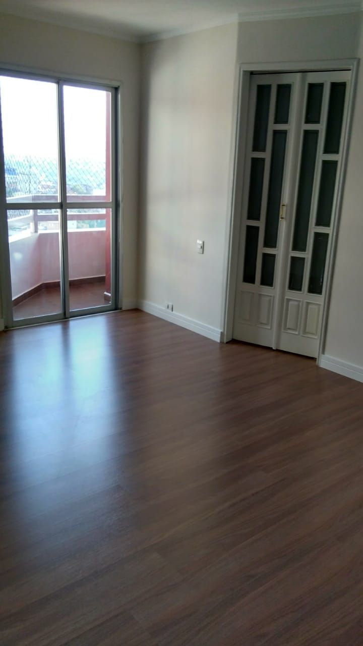 Apartamento à venda com 2 quartos, 65m² - Foto 3