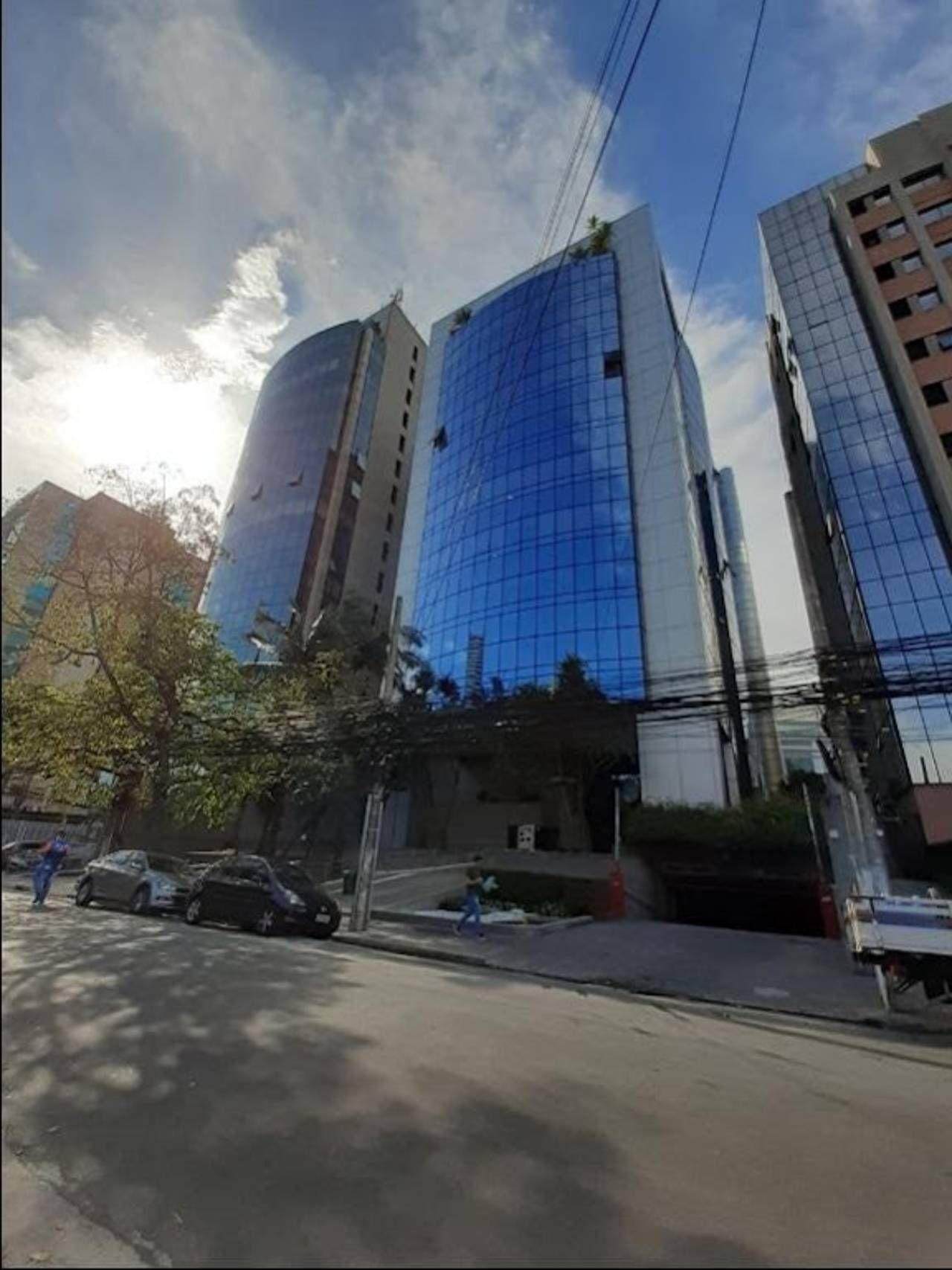 Prédio Inteiro para alugar com 4 quartos, 299m² - Foto 1