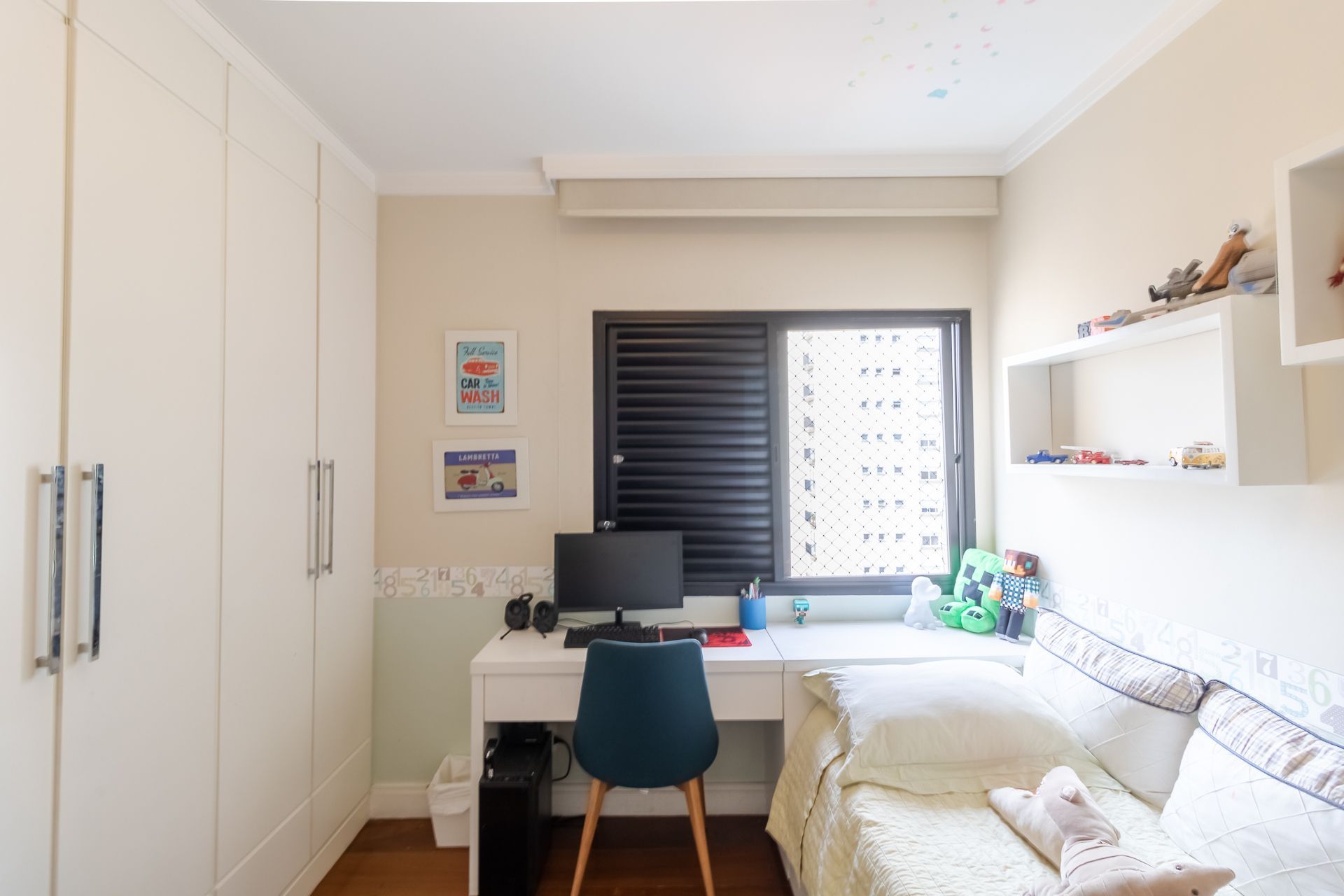 Apartamento à venda com 3 quartos, 140m² - Foto 4