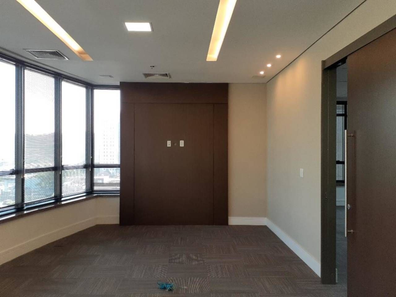 Prédio Inteiro para alugar com 4 quartos, 299m² - Foto 15