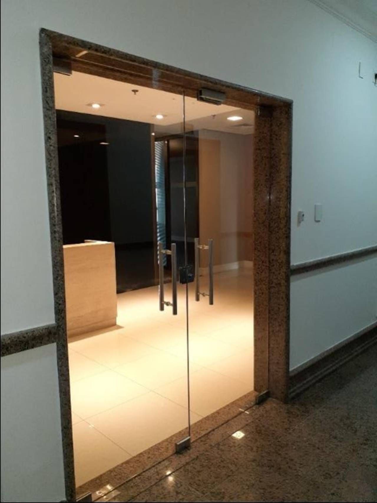 Prédio Inteiro para alugar com 4 quartos, 299m² - Foto 3