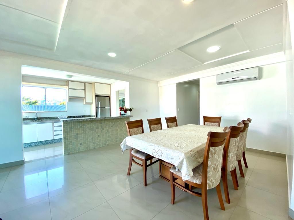 Apartamento com 4 Dormitórios para alugar, 120 m² por R$ 400,00
