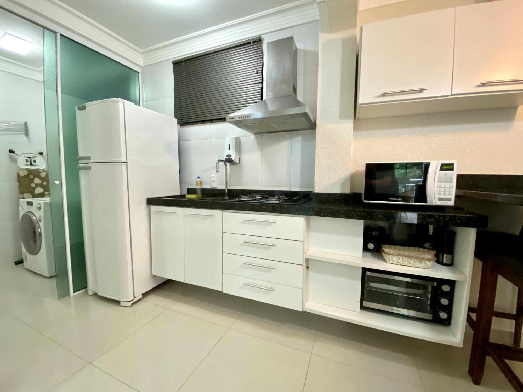 Apartamento com 1 Dormitórios para alugar, 44 m² por R$ 180,00