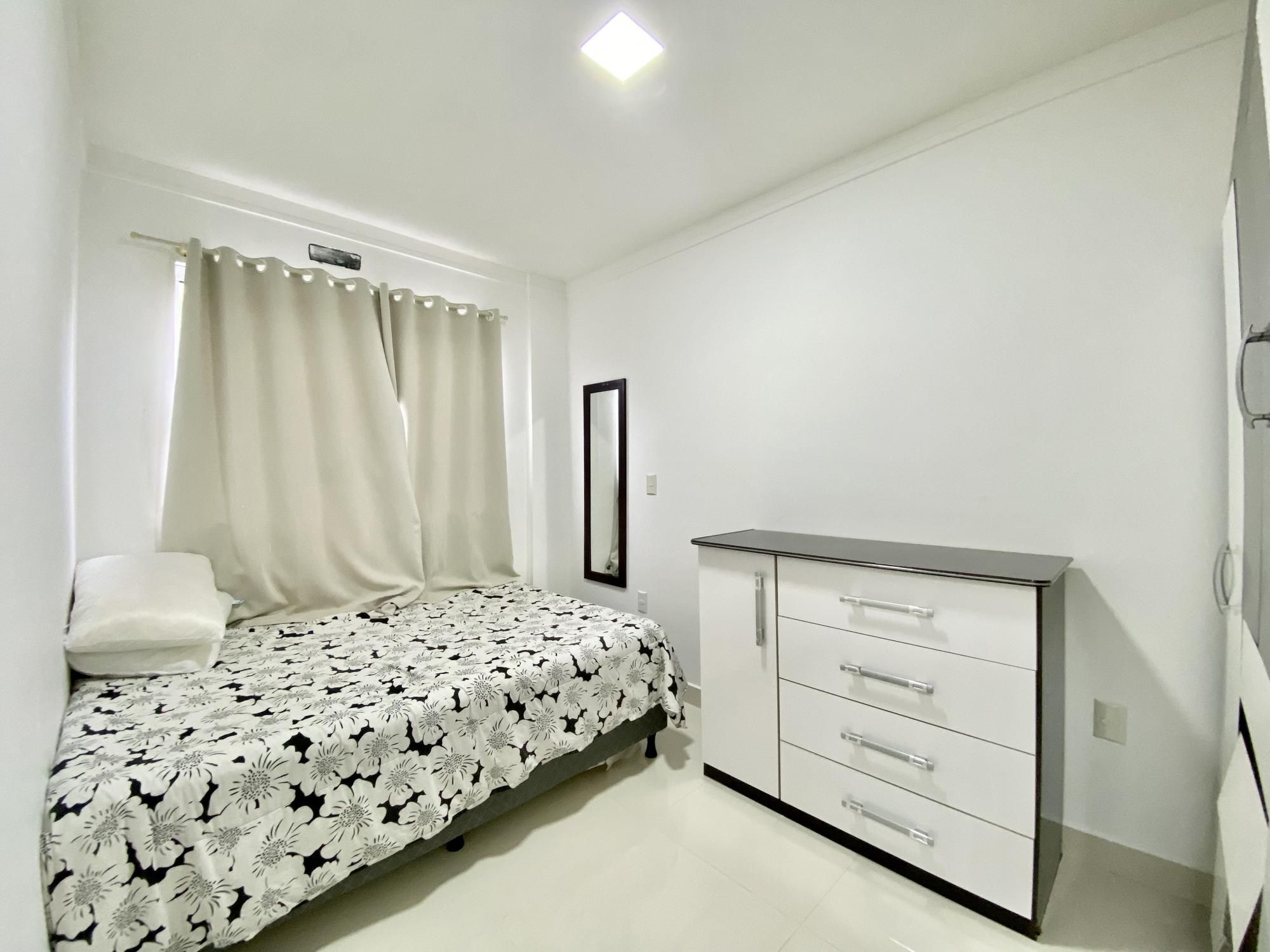 Apartamento com 2 Dormitórios à venda, 70 m² por R$ 450.000,00