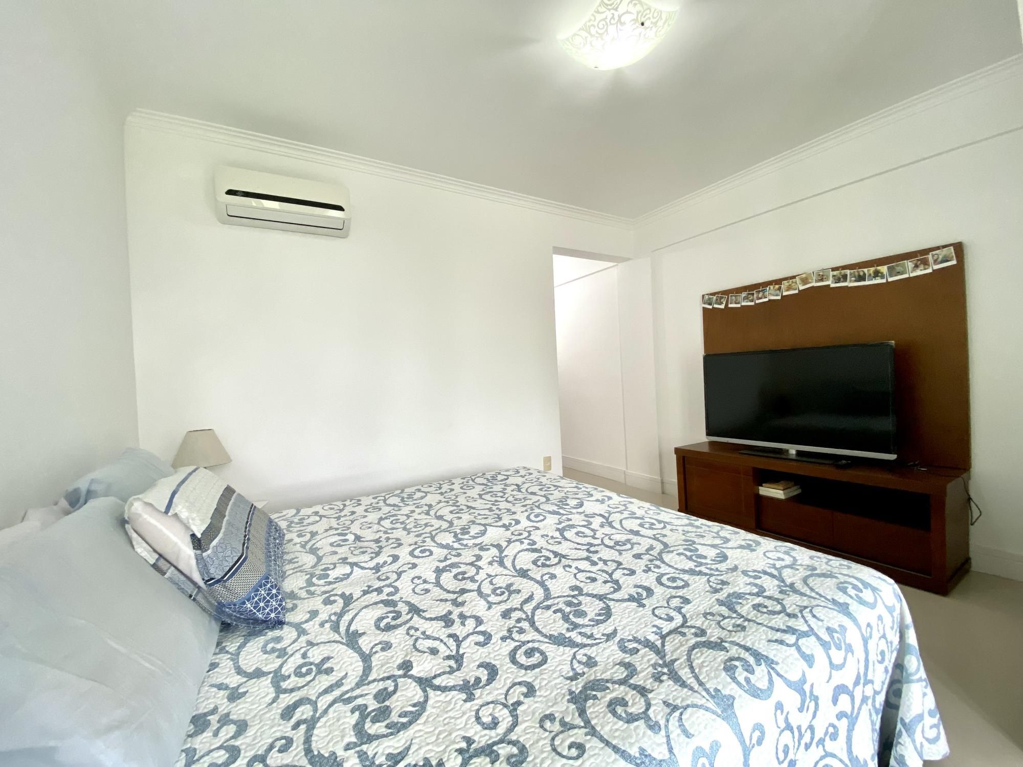 Apartamento com 3 Dormitórios à venda, 200 m² por R$ 2.800.000,00