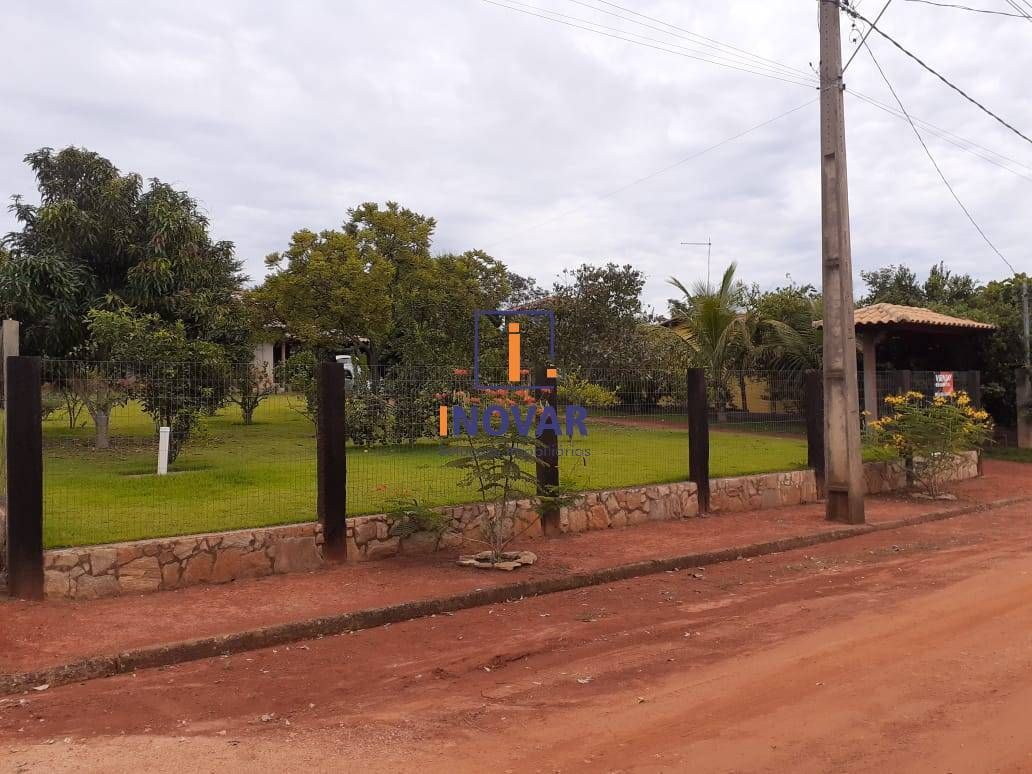 Casa à venda com 3 quartos, 200m² - Foto 2