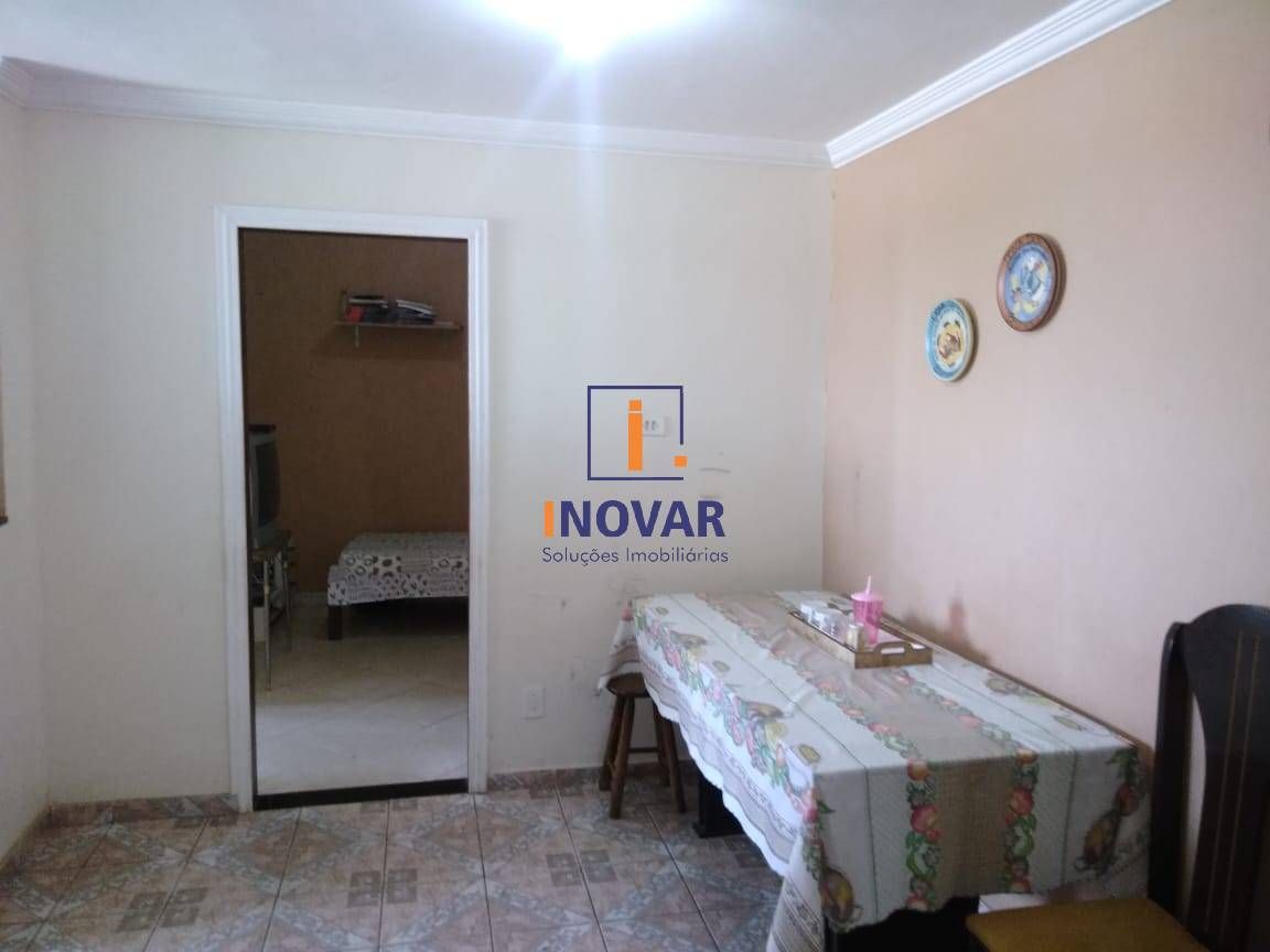 Casa à venda com 3 quartos, 217m² - Foto 14