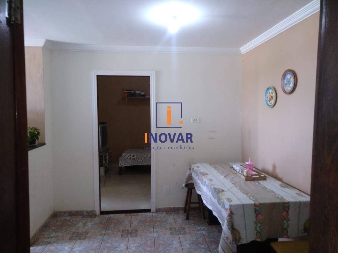 Casa à venda com 3 quartos, 217m² - Foto 13