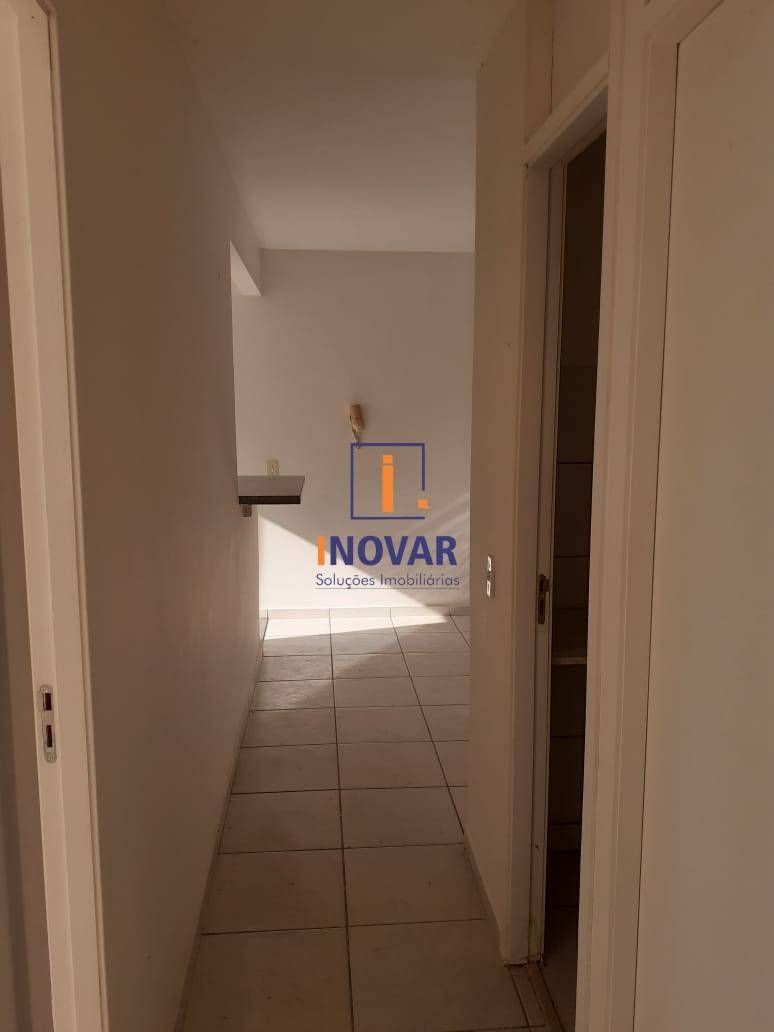 Apartamento à venda com 3 quartos, 45m² - Foto 2