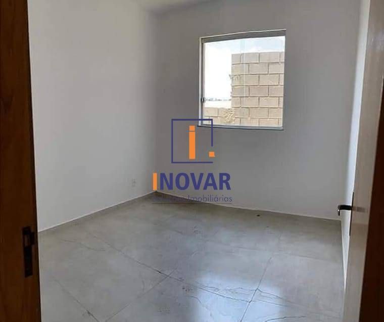 Casa à venda com 3 quartos, 90m² - Foto 2